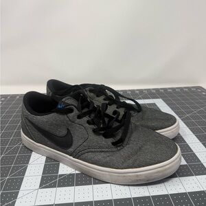 Nike SB Check Solarsoft Canvas skateboarding shoes Sz 9 (WOTGNH)